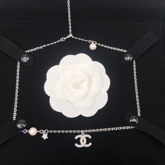 CHANEL Silver Necklace with Pearl and Star Charm - Picture 2 of 8